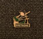 PIN - BRETAGNE - DOEDELZAK - BINIOU - TARGET BAG, Verzenden, Gebruikt, Stad of Land, Speldje of Pin