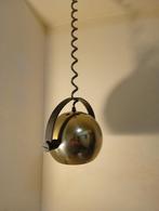 „Eye ball” -ophanging uit de jaren 70, iconisch ontwerp van, Ophalen