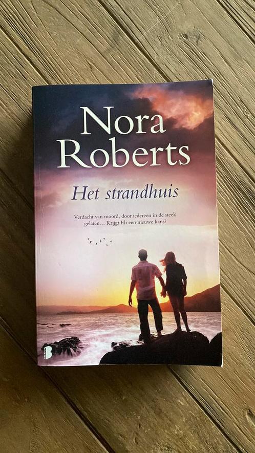 Nora Roberts - Het strandhuis, Livres, Chick lit, Comme neuf, Enlèvement ou Envoi