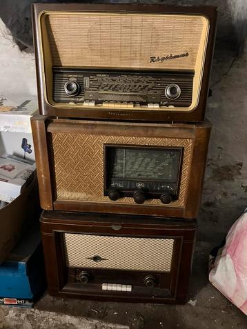 Radio vintage  disponible aux enchères