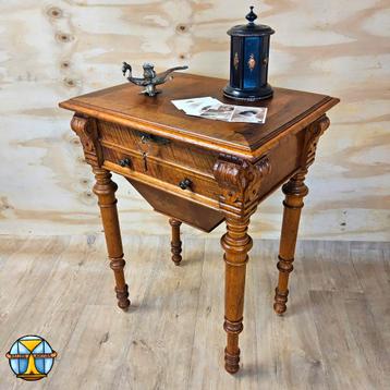 Antieke Biedermeier Naaitafel / Bijzettafel wortelhout  beschikbaar voor biedingen