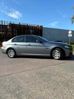 Urgent doit partir   BMW e90  2010, Auto's, Euro 5, Achterwielaandrijving, Zwart, 4 cilinders