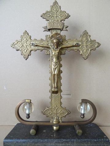 Antiek kruisbeeld op marmeren voet 45cm altaarstuk 1850-1900 beschikbaar voor biedingen