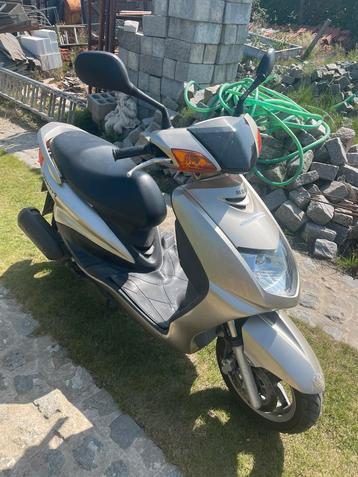Moto/scooter 125 cc MBK beschikbaar voor biedingen