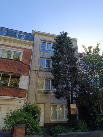 appartement a vendre 1ère étage à Schaerbeek 80m2 beschikbaar voor biedingen
