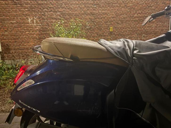 Vespa primavera, Fietsen en Brommers, Scooters | Vespa, Gebruikt, Overige modellen, Klasse A (25 km/u), Benzine, Ophalen