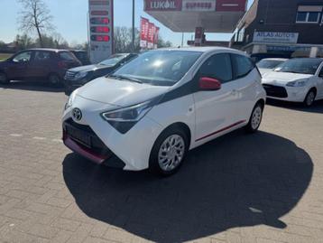 Toyota Aygo Benzine 5 Deurs! Airco 9.800 KM! beschikbaar voor biedingen