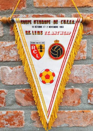 1983 Royal Antwerp FC - Racing Club de Lens mooie vaandel beschikbaar voor biedingen