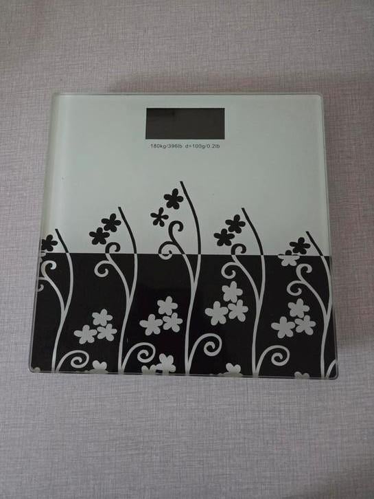 Martorp weegschaal IKEA., Elektronische apparatuur, Weegschalen, Zo goed als nieuw, Digitaal, Personenweegschaal, 1 tot 500 gram