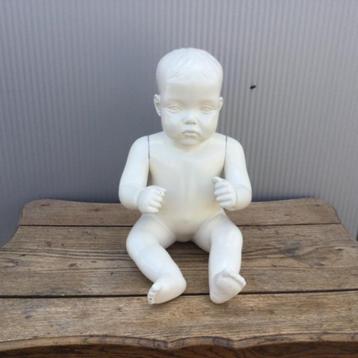 Mannequin/kinderpaspop beschikbaar voor biedingen