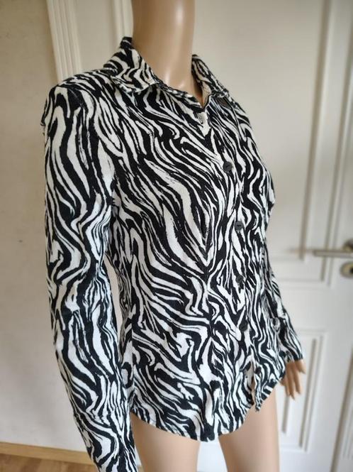 zebra blouse van bershka, Kleding | Dames, Blouses en Tunieken, Zo goed als nieuw, Ophalen of Verzenden
