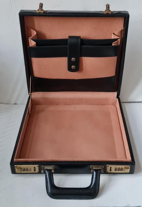 Uniek vierkant attaché case fijn zwart leder cijferslot, Handtassen en Accessoires, Koffers, Gebruikt, Leer, Minder dan 50 cm