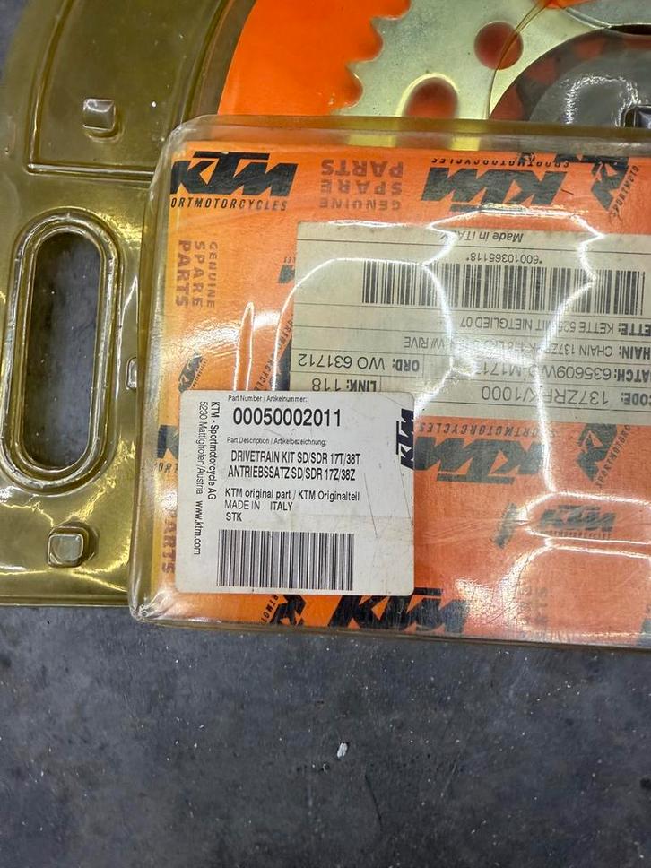 Kettingset KTM Duke 990 & SMC 690, Motos, Pièces | Toutes-marques, Neuf, Enlèvement ou Envoi