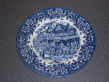 Blauw bord Royal Tudor Ware beschikbaar voor biedingen