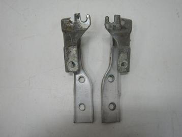 VW Polo 6R Motorkapscharnieren Set Links en Rechts 6R0823301 beschikbaar voor biedingen