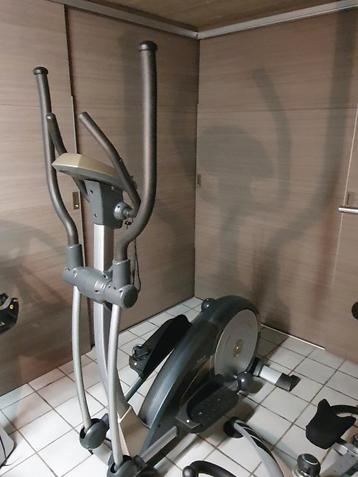 TOPKOOP CROSSTRAINER KETTLER VERSO 307 ALS NIEUW  110 EURO beschikbaar voor biedingen