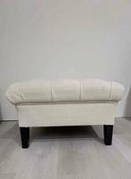 Hocker gecapitonneerd, Huis en Inrichting, Zetels | Voetbanken en poefs, Ophalen, Zo goed als nieuw