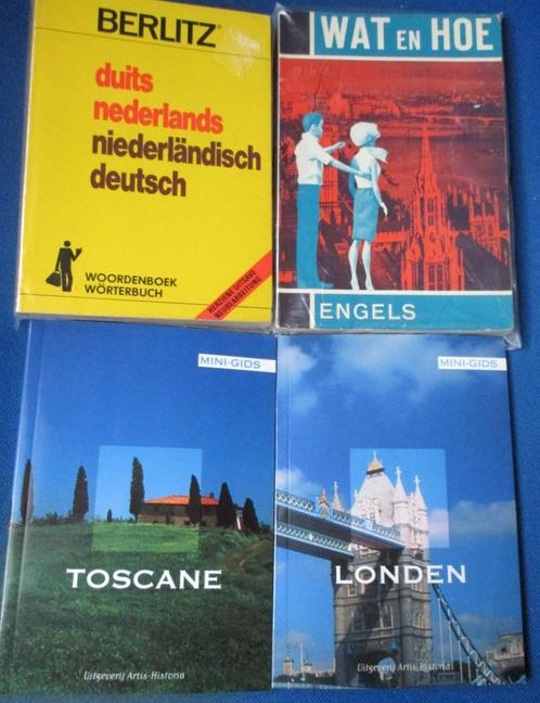 4 kleine pockets , vertalen en mini gids, samen 1 euro, Livres, Guides touristiques, Utilisé, Guide ou Livre de voyage, Europe