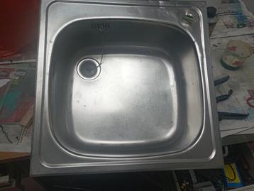 Gootsteen voor werkbus beschikbaar voor biedingen