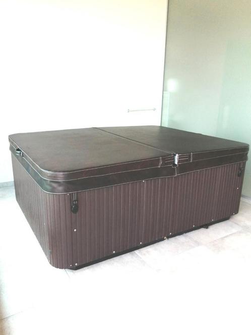 Hot Spot. Hot Spring massagebad 3 personen., Tuin en Terras, Bubbelbaden en Hottubs, Zo goed als nieuw, Ophalen