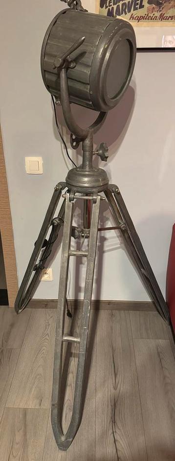 Lamp theaterspot. Jaren 80-90. beschikbaar voor biedingen
