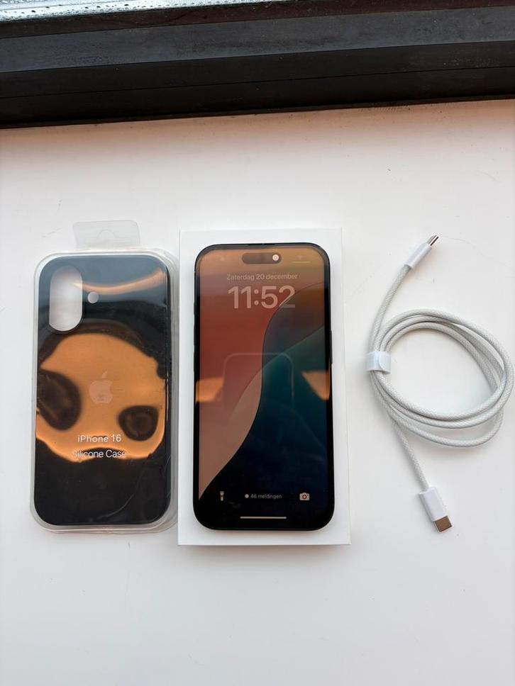 Iphone 16 128 Go noir mat 93%, Télécoms, Téléphonie mobile | Apple iPhone, Comme neuf, 128 GB, Avec simlock (verrouillage SIM)