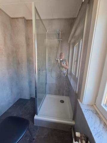 Douchewand en douche deur beschikbaar voor biedingen