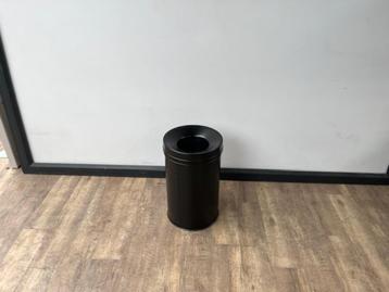Brandvertragende prullenbak (51 cm) beschikbaar voor biedingen