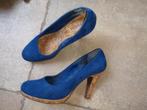 Koopjes ! Mooie blauwe pumps mt 39, Vêtements | Femmes, Chaussures, Enlèvement ou Envoi, Escarpins, Porté, Bleu