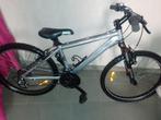 Te koop 24 inch b'twin decathlon Rockrider-fiets, Fietsen en Brommers, Ophalen, 24 inch, Versnellingen, Zo goed als nieuw