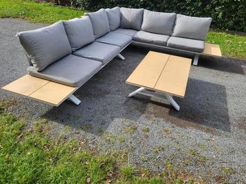 Loungeset aluminium wit met bijhorende kussens  beschikbaar voor biedingen