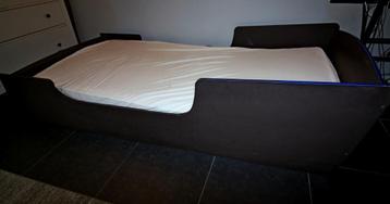 Eenpersoonsbed 90x190cm beschikbaar voor biedingen