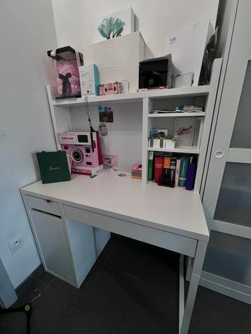 Witte bureau met een whiteboard van Ikea, Huis en Inrichting, Bureaus, Ophalen, Zo goed als nieuw, Bureau