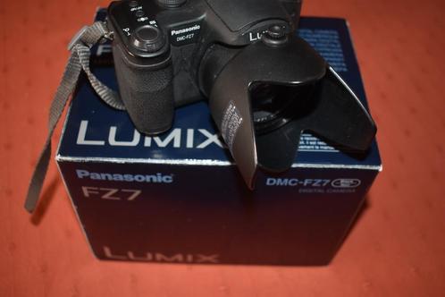LUMIX digital camera Pannasonic DM- FZ7, Audio, Tv en Foto, Videocamera's Digitaal, Zo goed als nieuw, Camera, Geheugenkaart, Ophalen of Verzenden