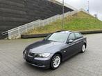 Bmw e90 320i Benzine Sedan Gekeurd met carpass, Auto's, BMW, 4 deurs, 4 cilinders, Bedrijf, 3 Reeks