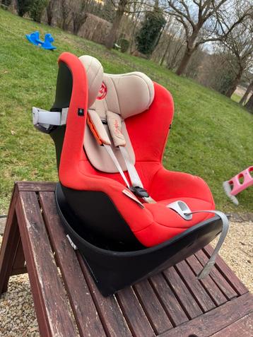 Cybex two way isofix car seat beschikbaar voor biedingen