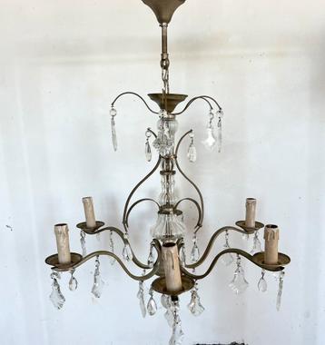 Antieke kristallen kroonluchter beschikbaar voor biedingen