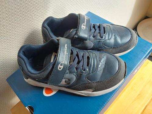 Champion maat 30 meisje, gebruikt...speelkampje?, Kinderen en Baby's, Kinderkleding | Schoenen en Sokken, Gebruikt, Meisje, Ophalen