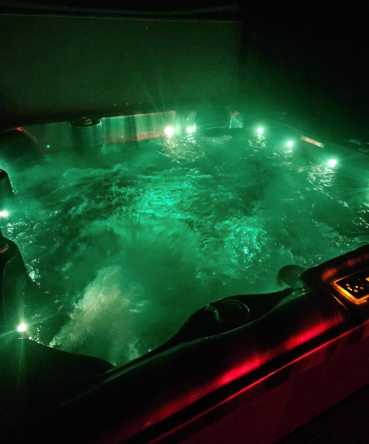 Jacuzzi, Tuin en Terras, Bubbelbaden en Hottubs, Gebruikt, Vast, Afdekzeil, Filter, Trap, Ophalen