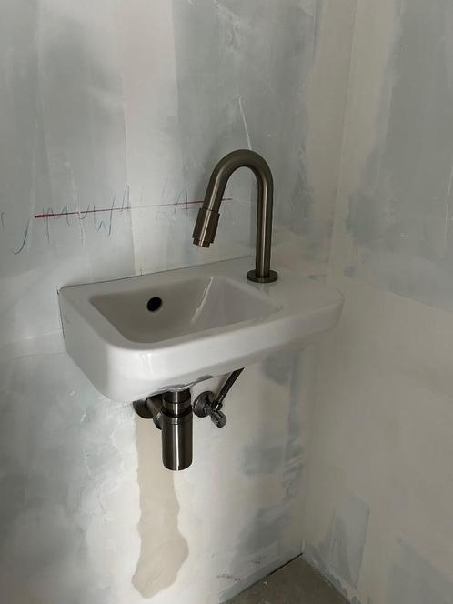 Spoelbakje toilet, Doe-het-zelf en Bouw, Sanitair, Nieuw, Wastafel, Ophalen