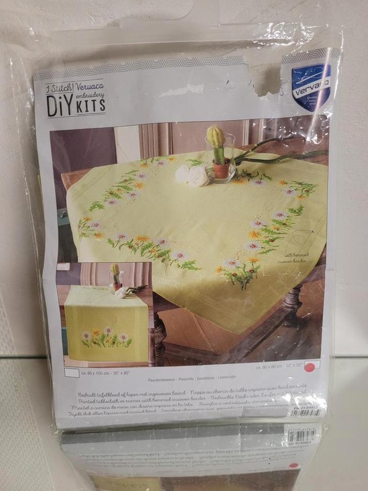 kit broderie   nappe 80 X 80  Vervaco PN 0149953 Neuf, Hobby en Vrije tijd, Borduren en Borduurmachines, Nieuw, Borduurpakket