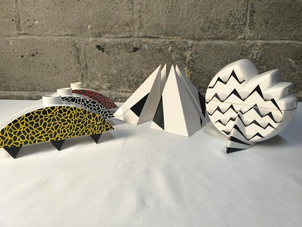 Collection de sculptures post-modernes de Vienne 1980-1990, Enlèvement