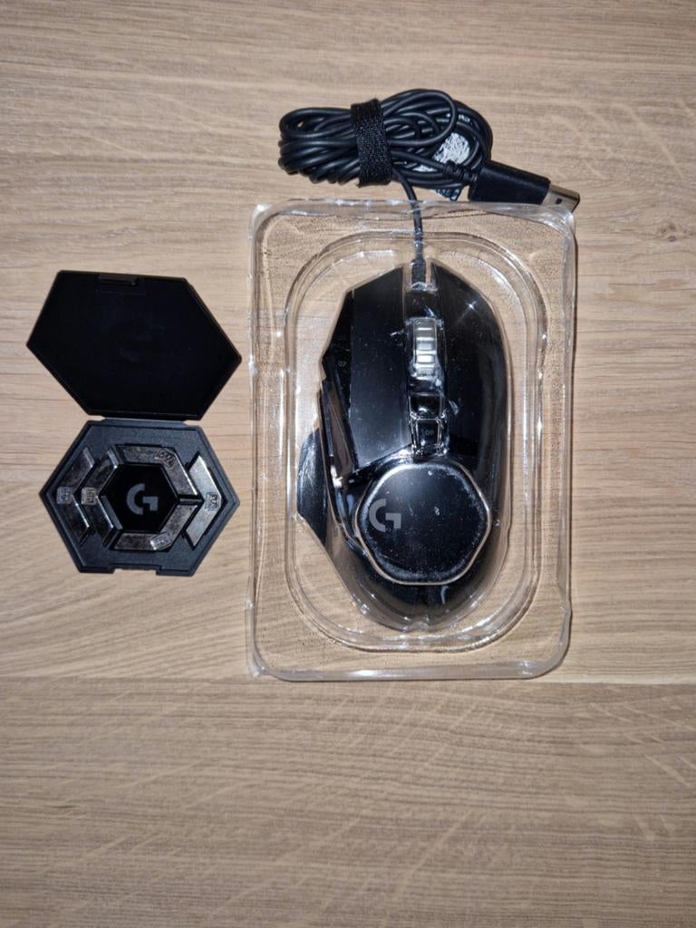 Logitech G502 (alleen cash), Computers en Software, Ophalen, Rechtshandig, Muis, Zo goed als nieuw