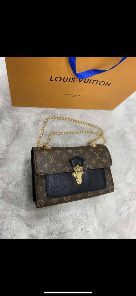 Louis vuitton sacoche, Handtassen en Accessoires, Ophalen of Verzenden, Nieuw