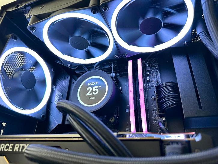 High End Gaming PC met 7950xt  4090  32 GBddr5, Computers en Software, Desktop Pc's, Zo goed als nieuw, 4 Ghz of meer, SSD, 32 GB