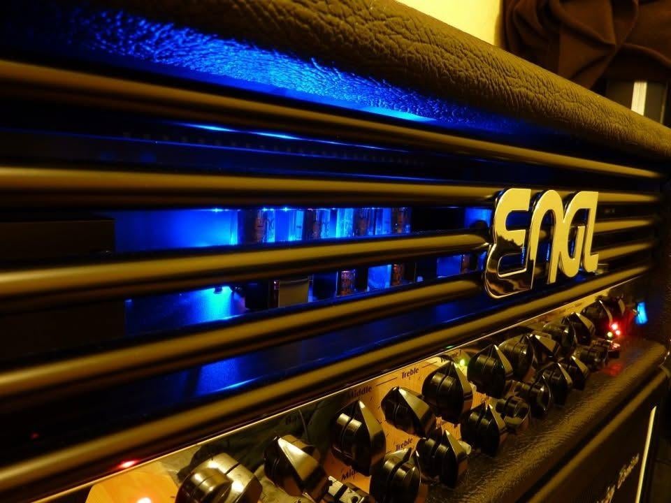 ZOMERVERSTERKER MET VLIEGBEHUIZING 100 WATT ENGL, Muziek en Instrumenten, Ophalen, Gebruikt, Gitaar, 100 watt of meer