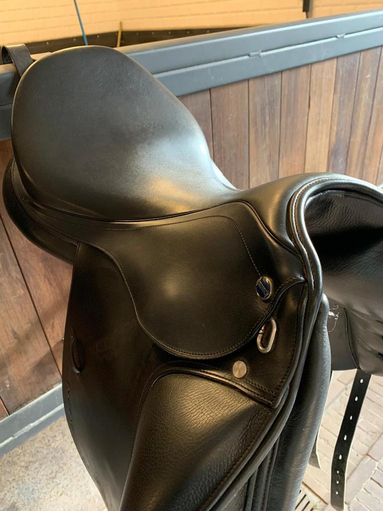 Ikonic zadel, Dieren en Toebehoren, Paarden en Pony's | Zadels, Ophalen, Zo goed als nieuw, Dressuur