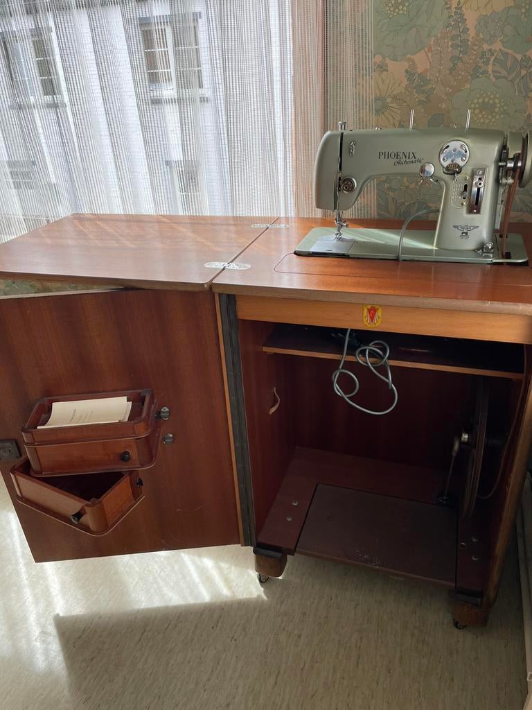 Naaimachinemeubel, Antiek en Kunst, Antiek | Naaimachines, Ophalen