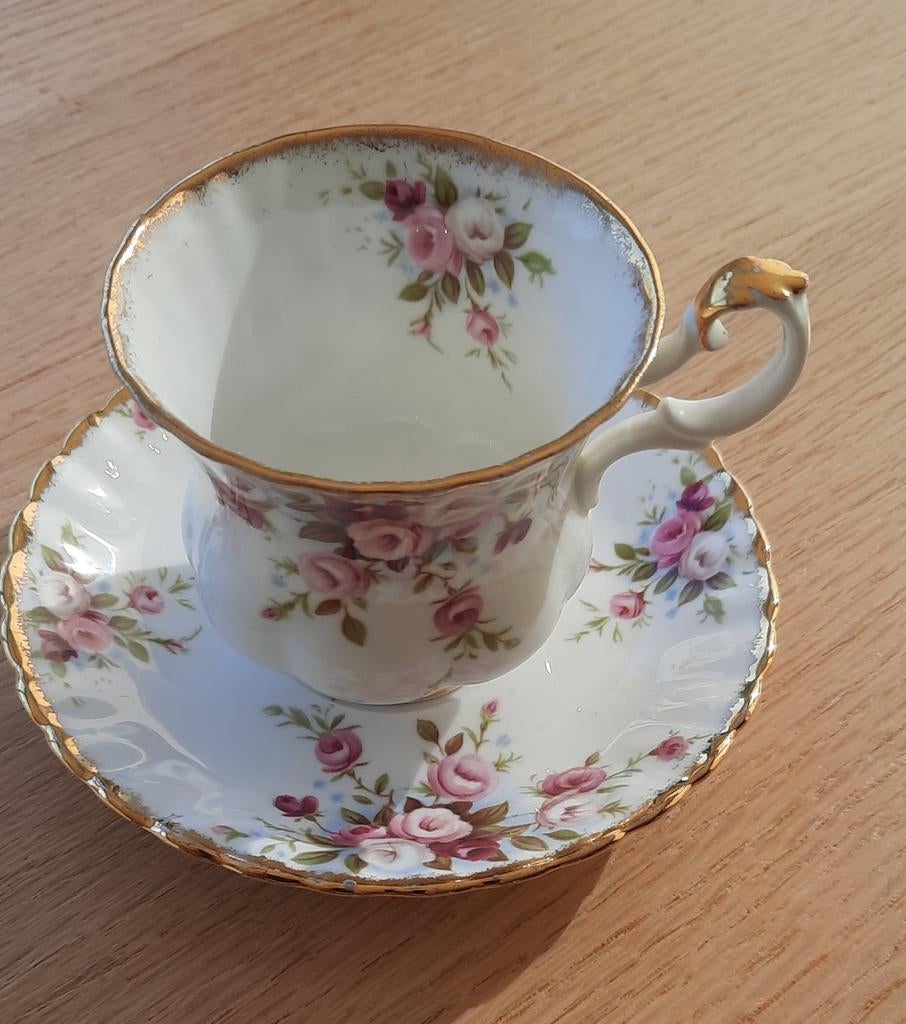 Royal Albert Bone China England. Cottage Garden., Enlèvement ou Envoi