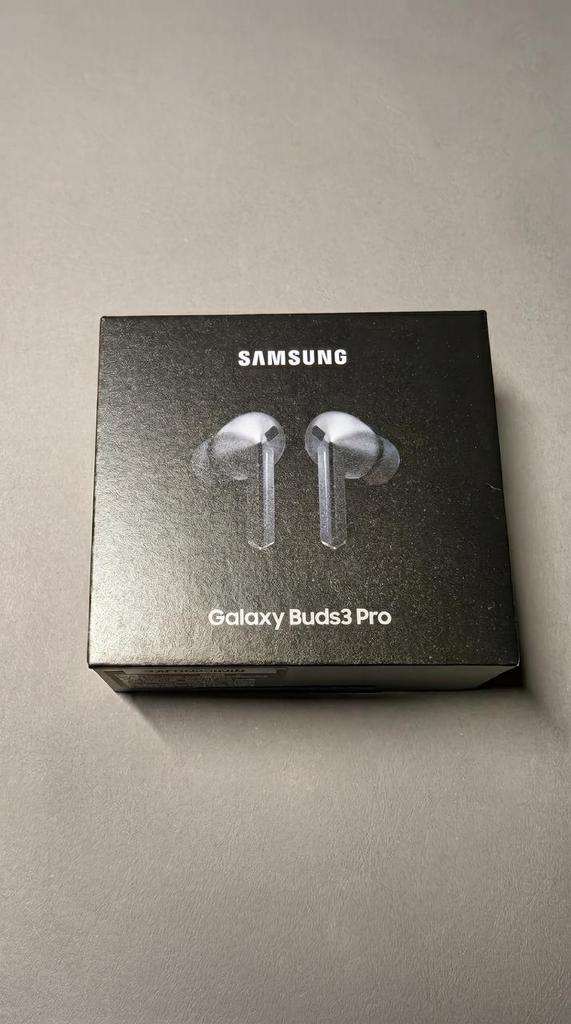 Samsung Galaxy Buds3 Pro gris/argenté avec boîte, Télécoms, Téléphonie mobile | Écouteurs, Comme neuf, Samsung, Gris, Réduction active du bruit